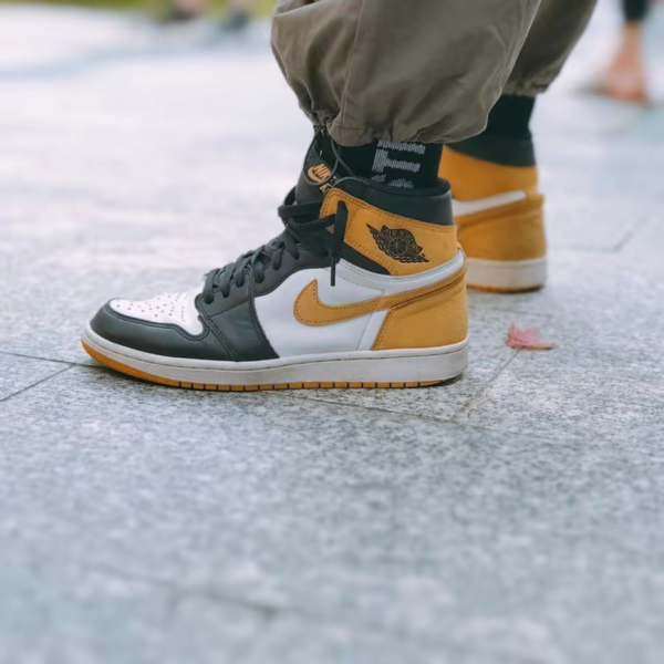 Giày Nike Air Jordan 1 Retro High 'Yellow Ochre' 555088-109 - Ảnh 5