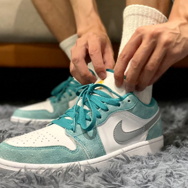 Giày Nike Air Jordan 1 Low 'New Emerald' DN3705-301 - Ảnh 2