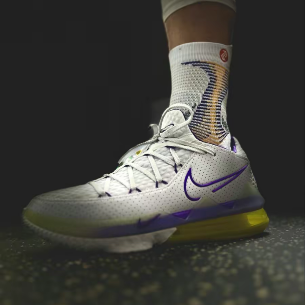 Giày Nike LeBron 17 Low 'Lakers' CD5007-102 - Ảnh 4