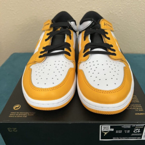Giay Nike Air Jordan 1 Low FlyEase University 'Gold' DM1206-107