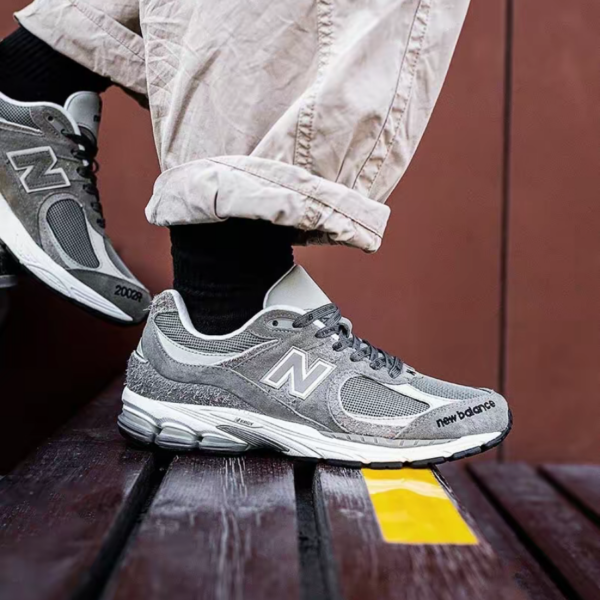 Giày New Balance INVINCIBLE x N.HOOLYWOOD x 2002R 'Grey' ML2002RV - Ảnh 2