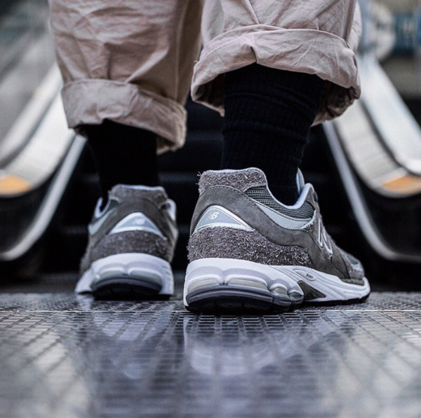 Giày New Balance INVINCIBLE x N.HOOLYWOOD x 2002R 'Grey' ML2002RV - Ảnh 3