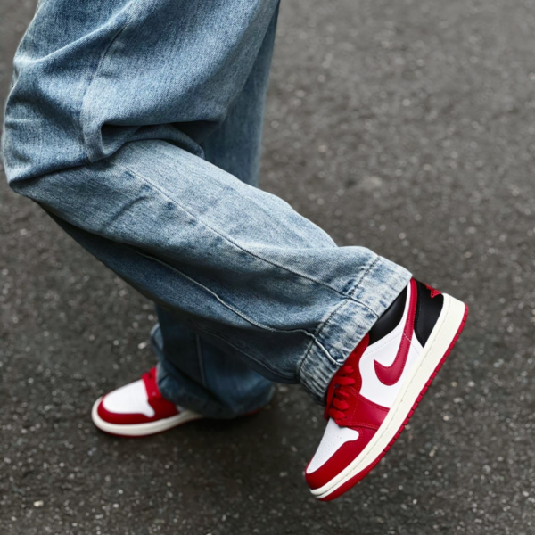 Giày Nike Air Jordan 1 Low Reverse 'Black Toe' DC0774-160 - Ảnh 2