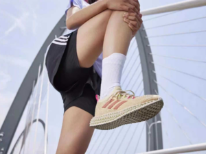 Alternative view of Giày Adidas Wmns 4DFWD 'Halo Blush' Q46444