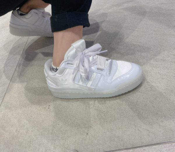 Giày Adidas Forum Satin Low J 'Triple White' H68194 - Ảnh 4