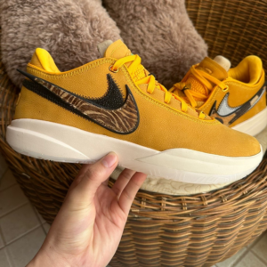 Giay Nike LeBron 20 'Art Basel South Beast' DQ3828-700