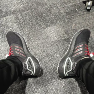 Alternative view of Giày Adidas UltraBoost 20 'Black Scarlet' H01422