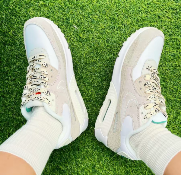 Giày Nike Air Max 90 GS 'Sail Light Bone' DB4179-100 - Ảnh 2