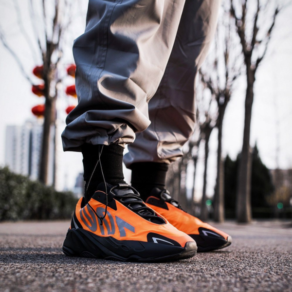 Giày Adidas Yeezy Boost 700 MNVN 'Orange' FV3258 - Ảnh 3