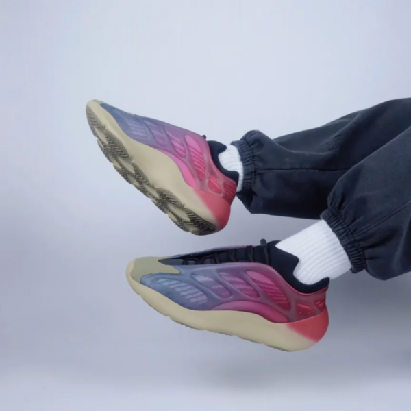 Giày Adidas Yeezy 700 V3 'Fade Carbon' GW1814 - Ảnh 4