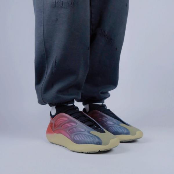 Giày Adidas Yeezy 700 V3 'Fade Carbon' GW1814 - Ảnh 3