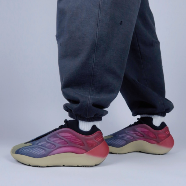 Giày Adidas Yeezy 700 V3 'Fade Carbon' GW1814 - Ảnh 6