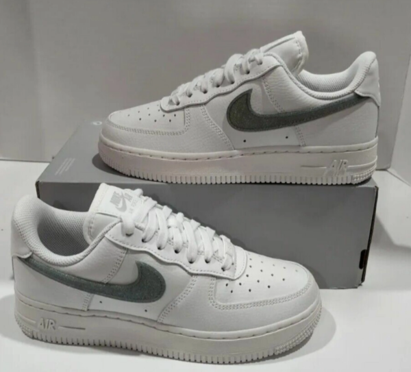Giày Nike Air Force 1 Low 'White Gold Glitter Swoosh' DH4407-101 - Ảnh 4