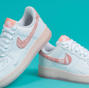 Giay Nike Air Force 1 'Overbranded' DQ5019-100