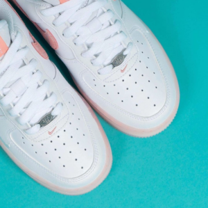 Giay Nike Air Force 1 'Overbranded' DQ5019-100