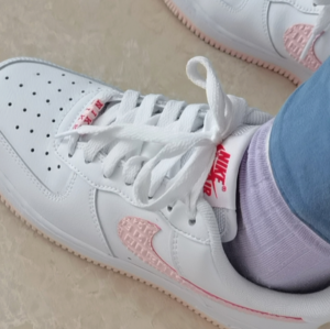 Giay Nike Air Force 1 'Overbranded' DQ5019-100