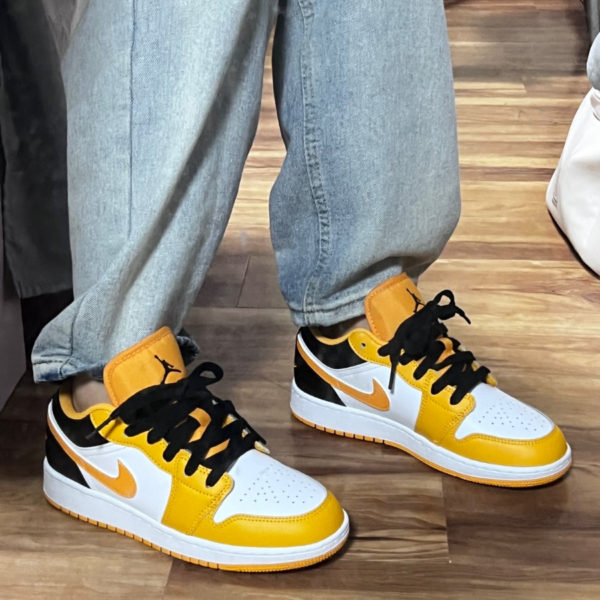 Giày Nike Air Jordan 1 Low 'Taxi' 553560-701 - Ảnh 3