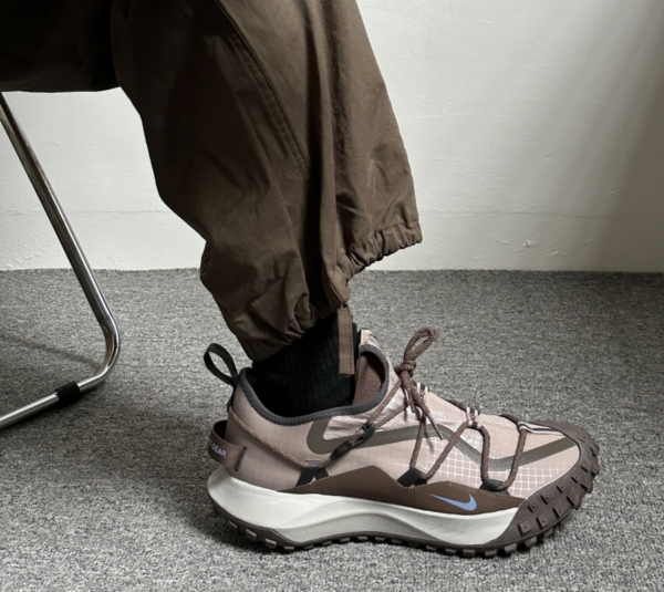 Giày Nike ACG Mountain Fly Low 'Ironstone' DQ1979-001 - Ảnh 7