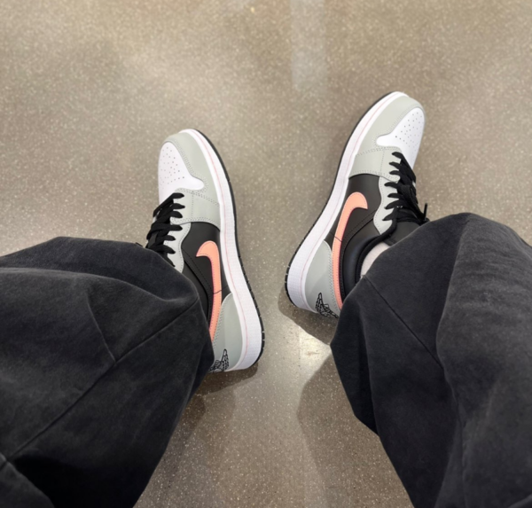 Giày Nike Air Jordan 1 Low 'Black Grey Fog Bleached Coral' 553558-062 - Ảnh 4