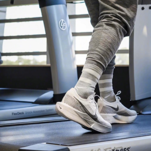 Alternative view of Giày Nike Wmns ZoomX Vaporfly NEXT% 2 'White Metallic Silver' CU4123-100