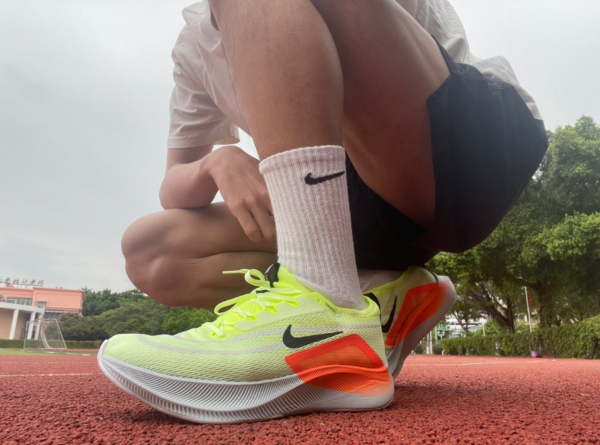 Giày Nike Zoom Fly 4 'Barely Volt' CT2392-700 - Ảnh 3