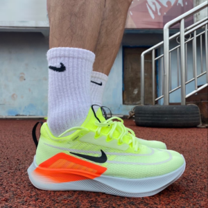 Alternative view of Giày Nike Zoom Fly 4 'Barely Volt' CT2392-700