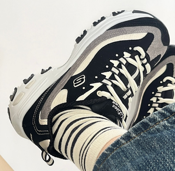 Giày Skechers D'Lites 1.0 Milk Tea Bear Corduroy 'Black White' 149906-BKNT - Ảnh 5