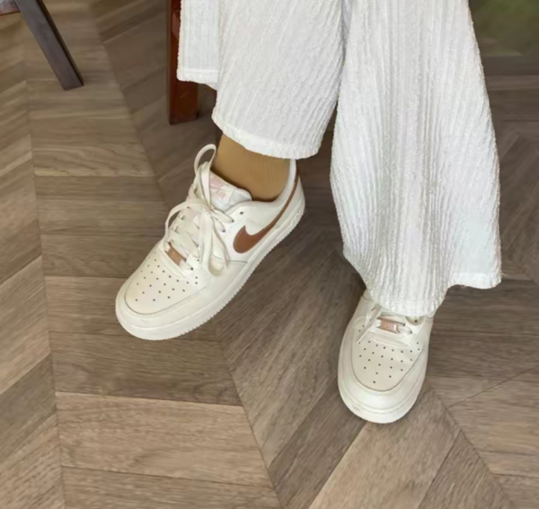 Giày Nike Wmns Air Force 1 '07 Sail Metallic 'Red Bronze' DD8959-109 - Ảnh 4