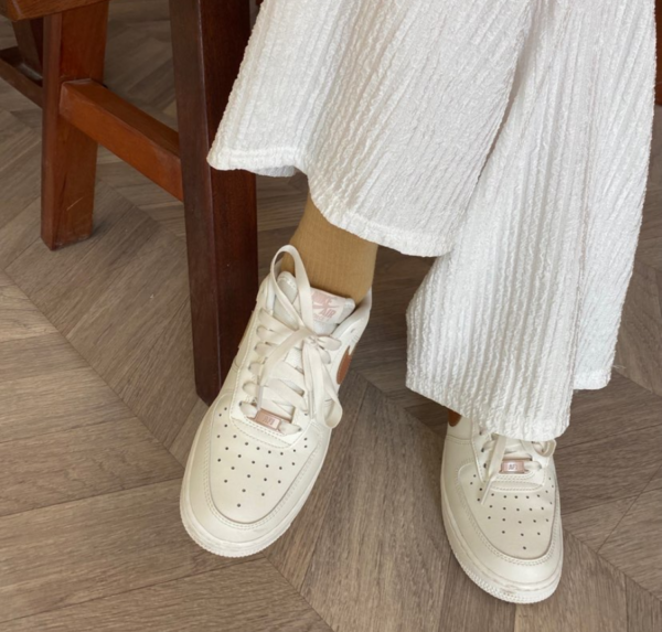 Giày Nike Wmns Air Force 1 '07 Sail Metallic 'Red Bronze' DD8959-109 - Ảnh 3