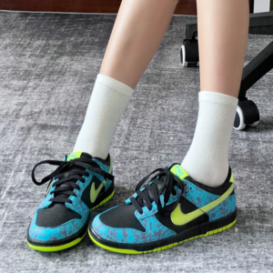 Giay Nike Dunk Low SE 'Acid Wash Baltic Blue Volt' DV1694-900