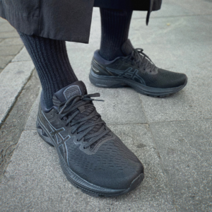 Alternative view of Giày Asics Gel Kayano 27 'Black' 1011A767 002