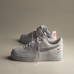 Giay Nike Air Force 1 '07 'Triple Swoosh' FD0666-100