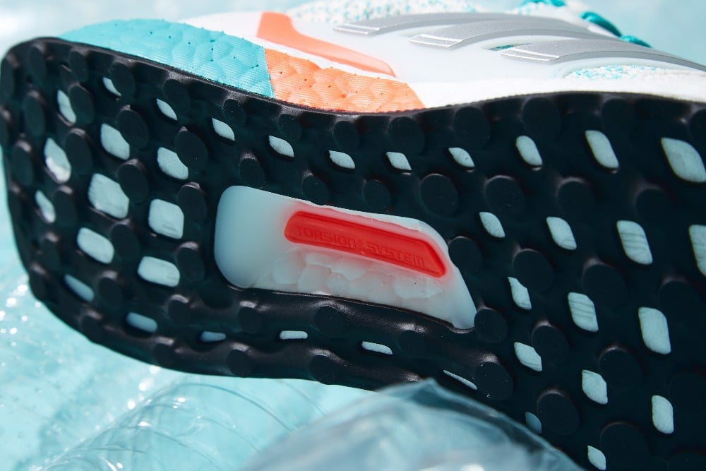 adidas-cho-ra-mat-phien-ban-parley-ultraboost-5-0-dna-moi