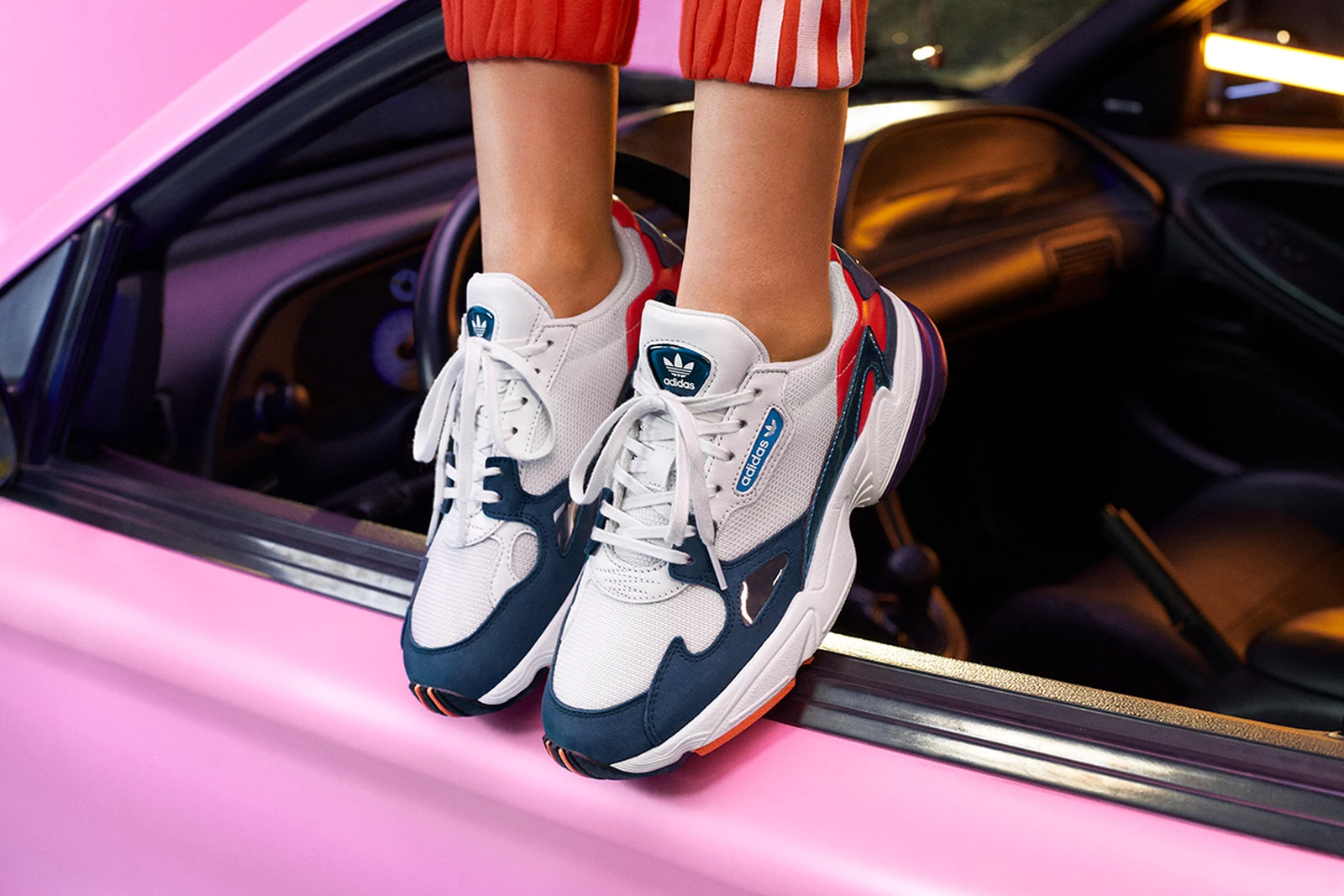 Hinh anh 4: 10 dac diem va nhung loi khuyen cho ban truoc khi mua adidas Falcon