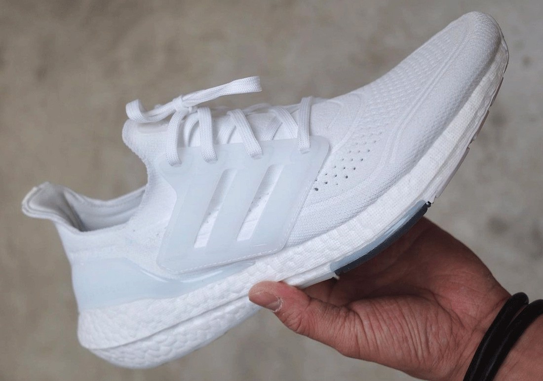 Hinh anh 7: Adidas Ultra Boost 21 van la vua cua nhung doi giay chay bo sanh dieu