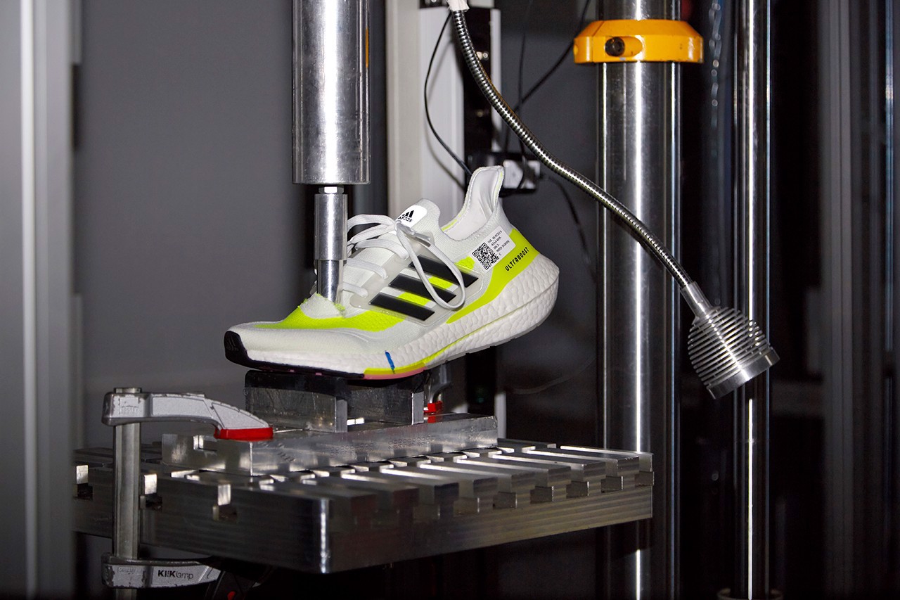 Những điều bạn cần biết trước khi sở hữu một đôi Adidas Ultraboost 21 Hinh anh 1: Nhung dieu ban can biet truoc khi so huu mot doi Adidas Ultraboost 21