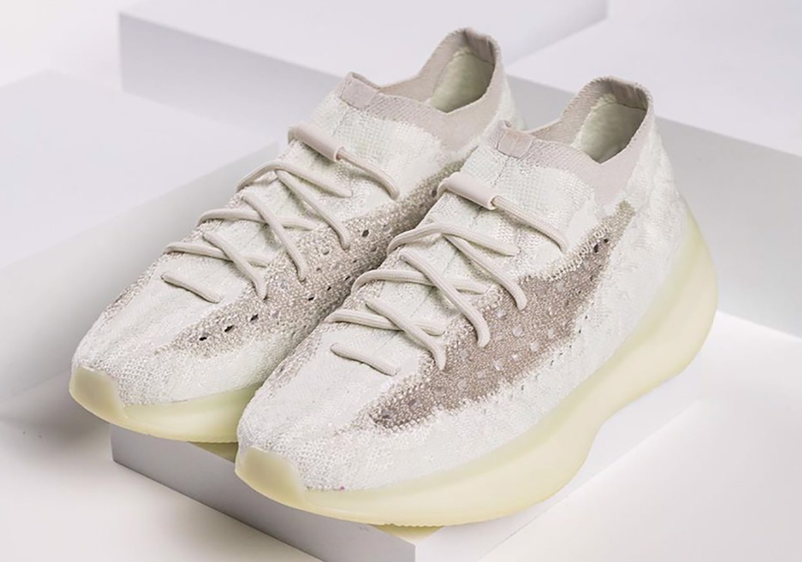 Đã quá muộn để sở hữu một đôi Adidas Yeezy 380 "Calcite Glow"? Hinh anh 2: Da qua muon de so huu mot doi Adidas Yeezy 380 "Calcite Glow"?