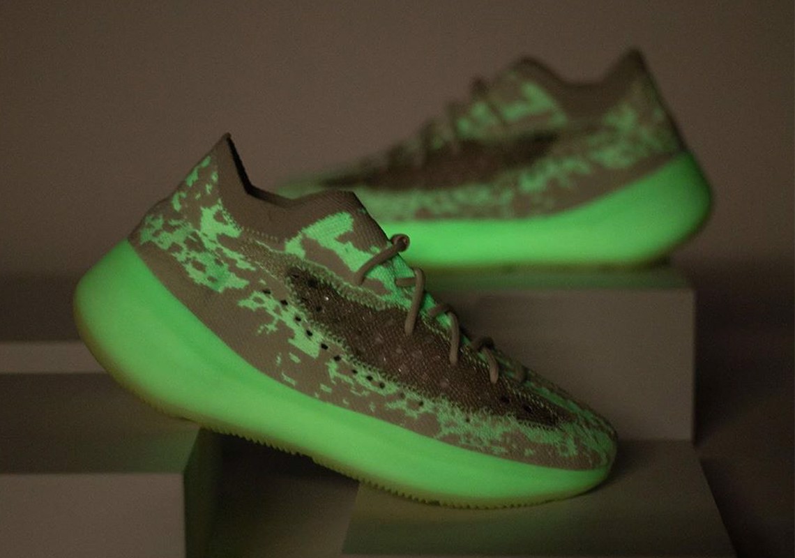 Đã quá muộn để sở hữu một đôi Adidas Yeezy 380 "Calcite Glow"? Hinh anh 4: Da qua muon de so huu mot doi Adidas Yeezy 380 "Calcite Glow"?