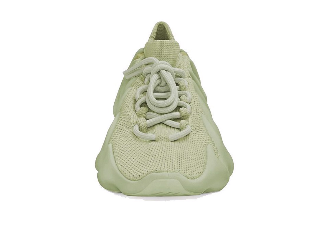 tren-tay-phien-ban-adidas-yeezy-450-