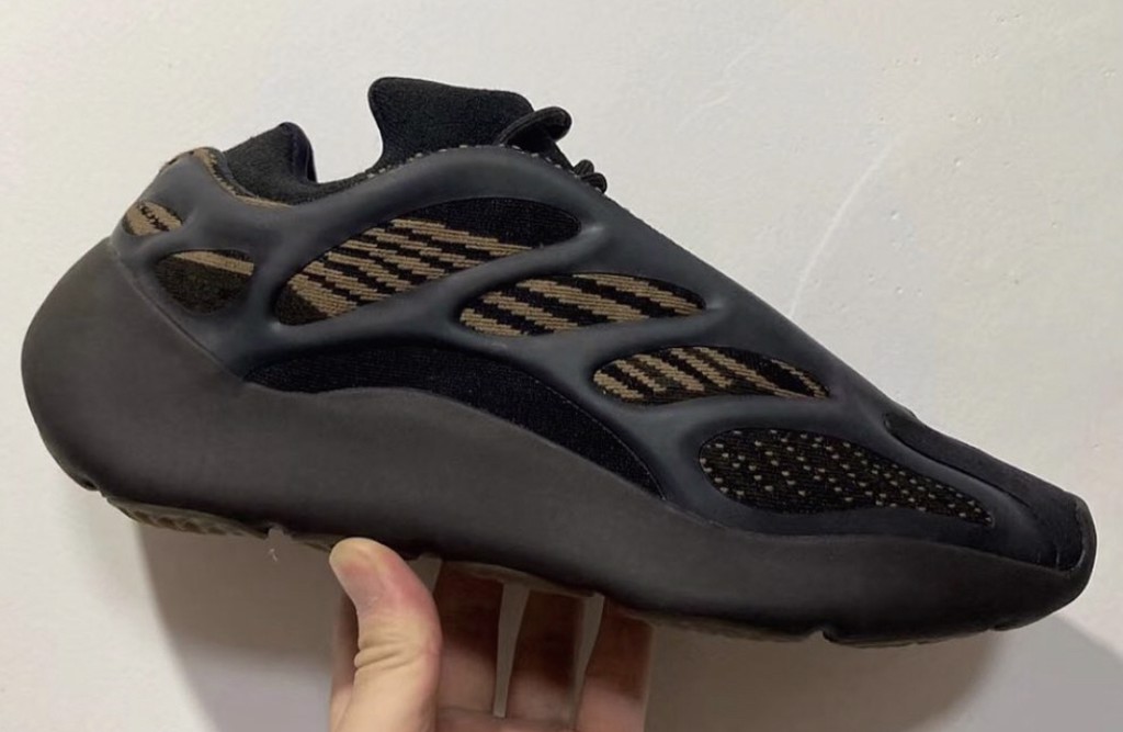 Hinh anh 5: adidas chiu van de "Da dang va Hoa nhap" va phai thay doi mot loai ten cua cac doi Yeezy