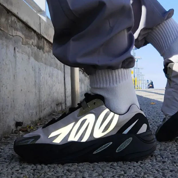 Giày Adidas Yeezy Boost 700 MNVN 'Geode' GW9526 - Ảnh 2