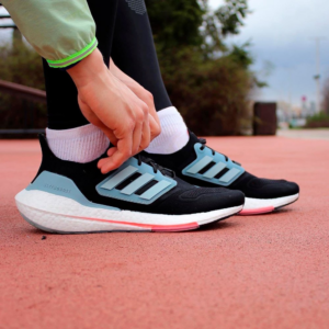 Giay Adidas UltraBoost 22 'Black Magic Grey' GX3060