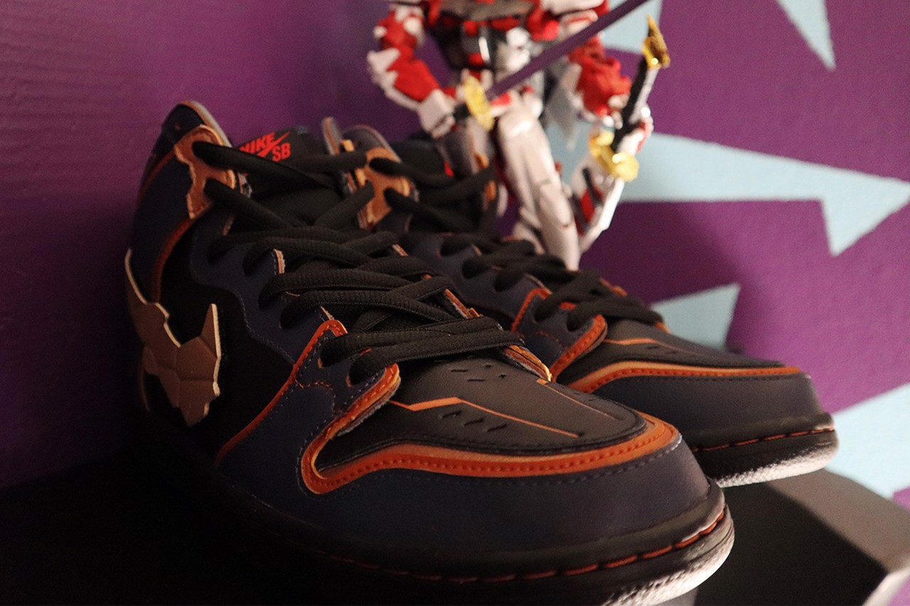 Hinh anh 4: Hinh anh chi tiet ve phien ban 'Gundam' x Nike SB Dunk High "Banshee"