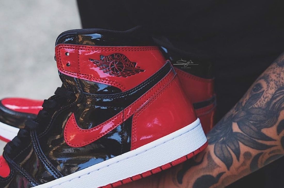 Air Jordan 1 "Bred" trở lại với phiên bản bóng bẩy trong năm nay Hinh anh 4: Air Jordan 1 "Bred" tro lai voi phien ban bong bay trong nam nay