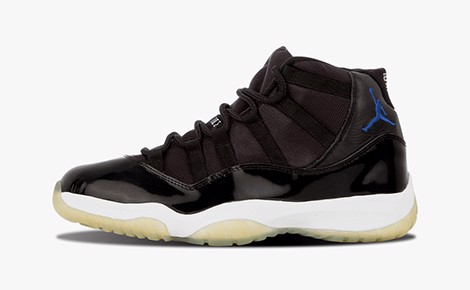 Air Jordan 11 Retro “Space Jam” Phối màu: Black/Varsity Royal-White Code: 136046-041 Ngày ra mắt: 13/12/2000 Giá bán lẻ: 125 USD