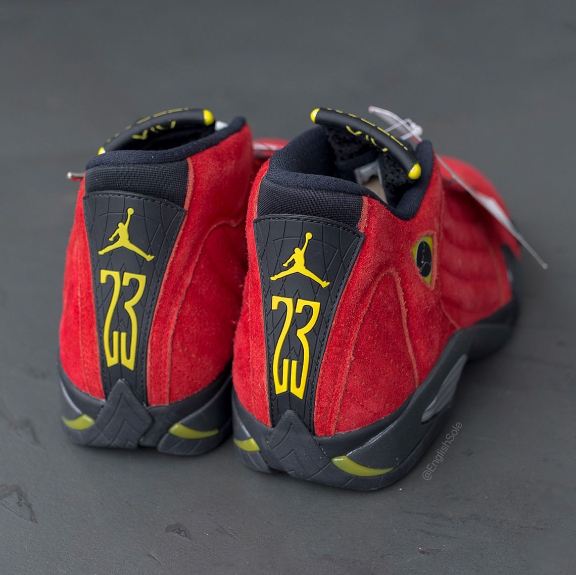 kham-pha-phien-ban-airjordan-14-lay-cam-hung-tu-nhung-chiec-xe-ferrari