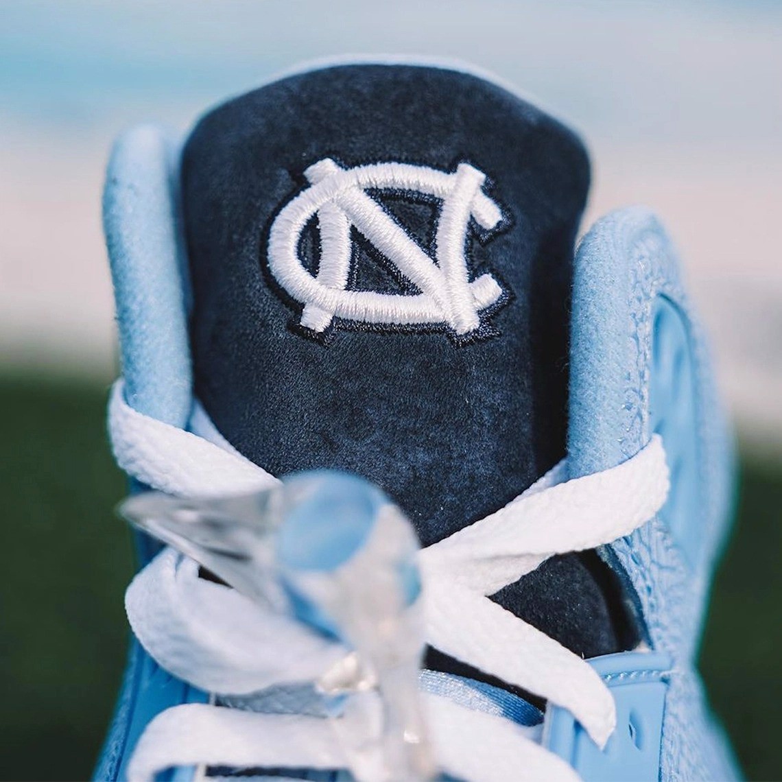 nike-air-jordan-5-khong-he-thua-kem-nhung-nguoi-anh-em-cua-minh-voi-phoi-mau-unc