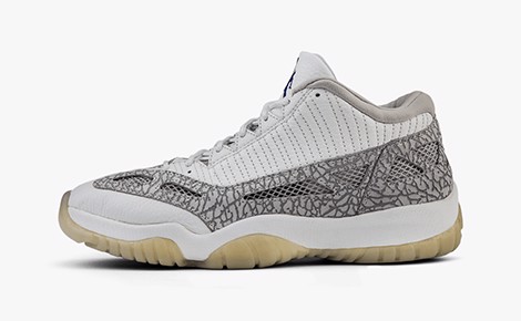 Air Jordan XI Low IE Phối màu: White/Light Grey-Cobalt Code: 130270-101 Ngày ra mắt: năm 1996 Giá bán lẻ: 115 USD