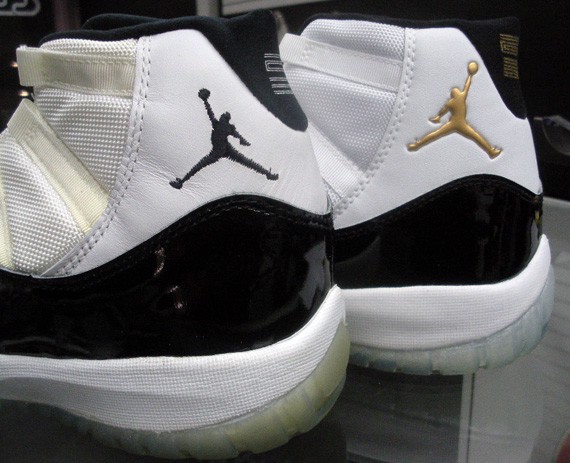 logo-cua-michael-jordan-va-di-san-cua-anh-ay