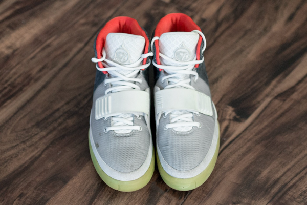 Air Yeezy 2 "Mismatch" Sample cổ vật của Kanye West và Nike Hinh anh 4: Air Yeezy 2 "Mismatch" Sample co vat cua Kanye West va Nike